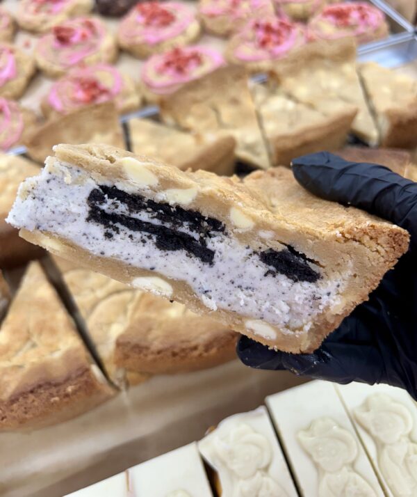 Cookies & cream cookie pie